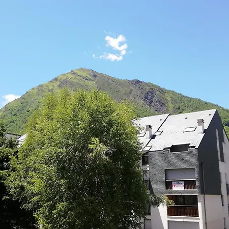 Apartment Avec Balcon Au Centre De Saint-lary *