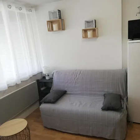 Avec Balcon Au Centre De Saint-lary