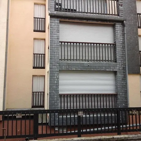 Avec Balcon Au Centre De Saint-lary דירה סן-לארי-סולאן