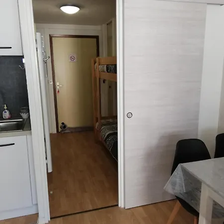 Avec Balcon Au Centre De Saint-lary