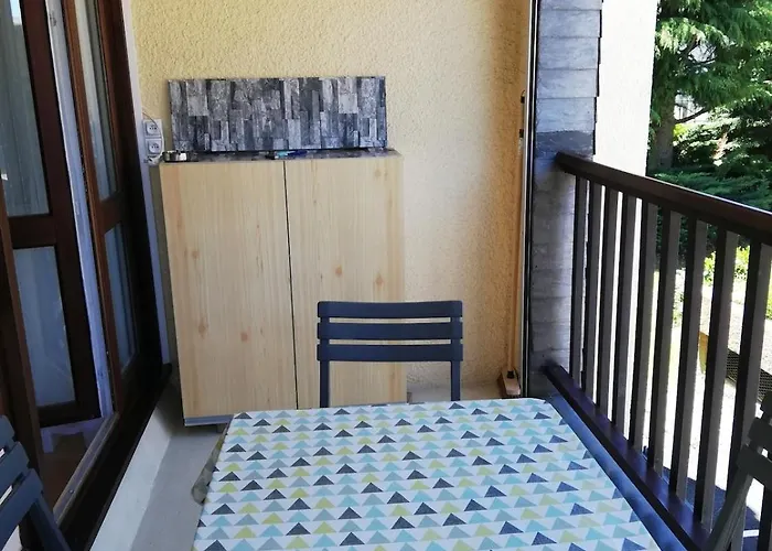 Lejlighed Avec Balcon Au Centre De Saint-lary