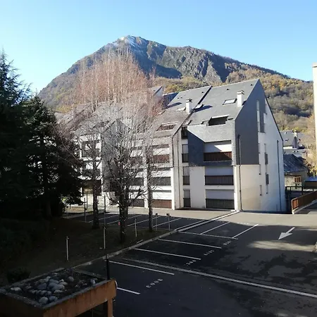 Avec Balcon Au Centre De Saint-lary Apartament *