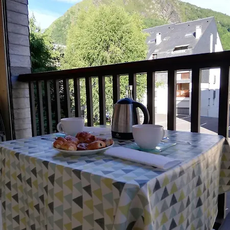 Apartament Avec Balcon Au Centre De Saint-lary *