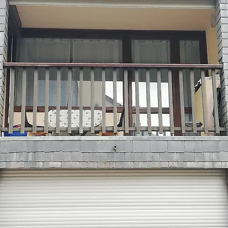 Avec Balcon Au Centre De Saint-lary Apartament